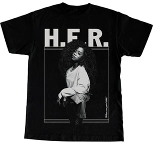 STANDING PHOTO MENS LIGHTWEIGHT T-SHIRT
