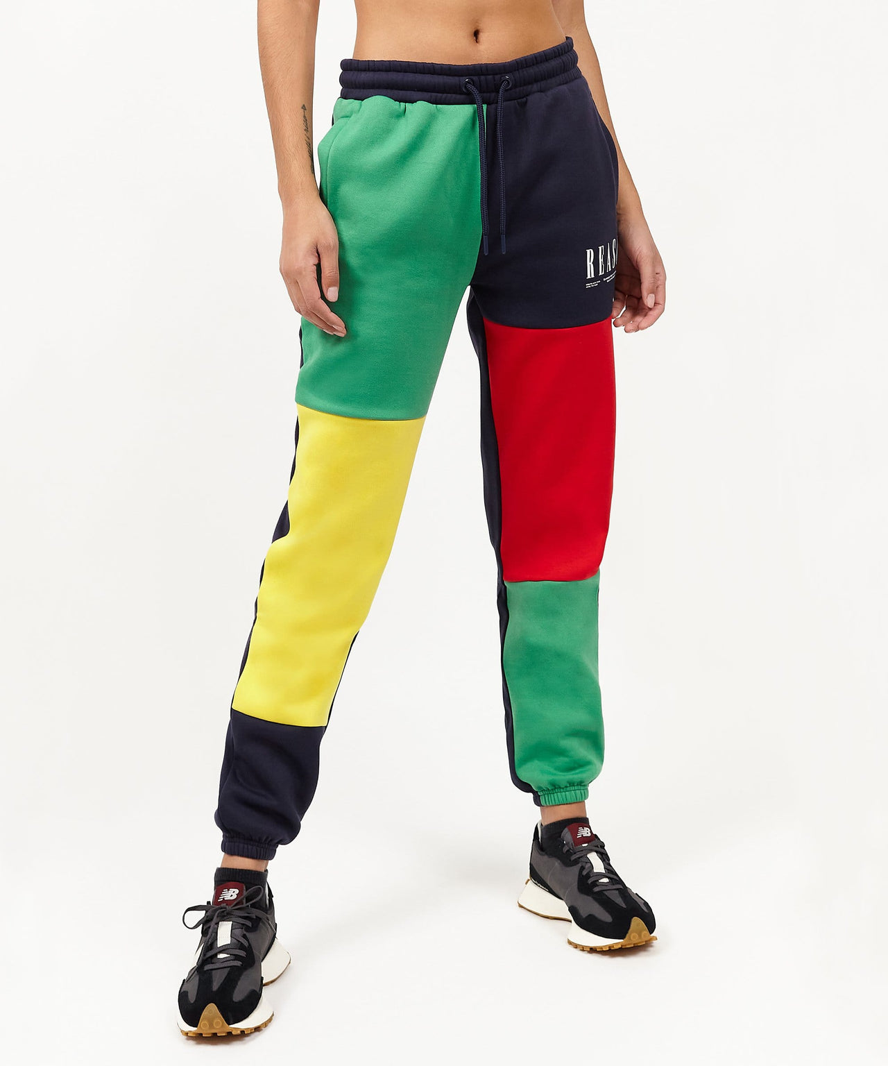 Oswego Women's Slim Fit Joggers - Multicolor