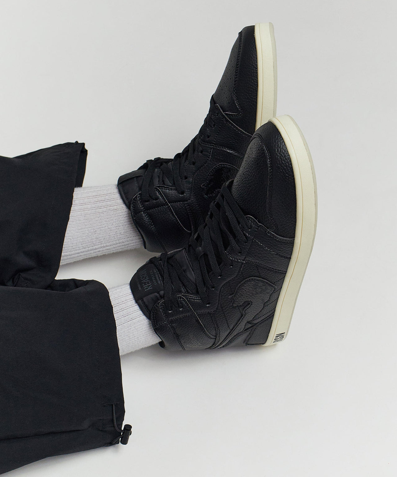 Flaming Skull Sneakers - Black
