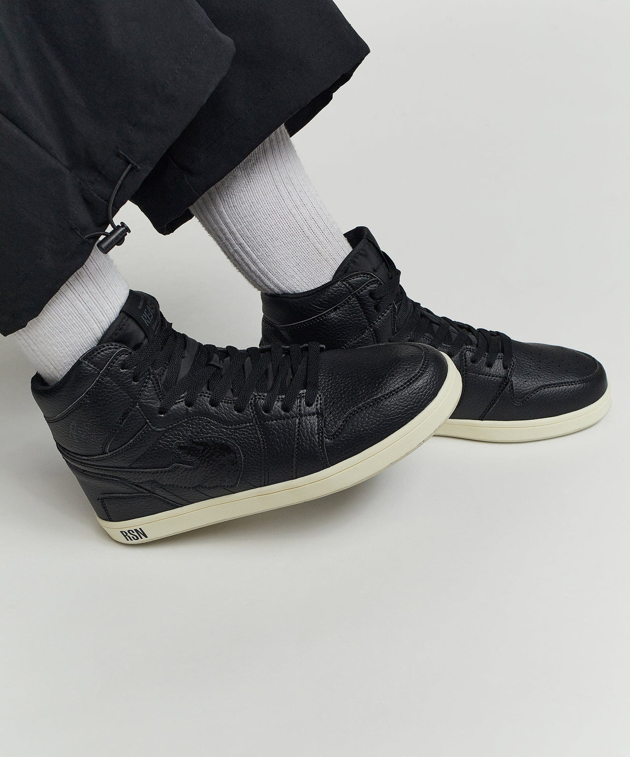 Flaming Skull Sneakers - Black